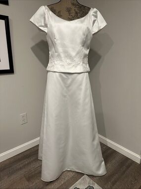 Jordan Limited White Satin Two-Piece short sleeve Bridal Gown Size 14